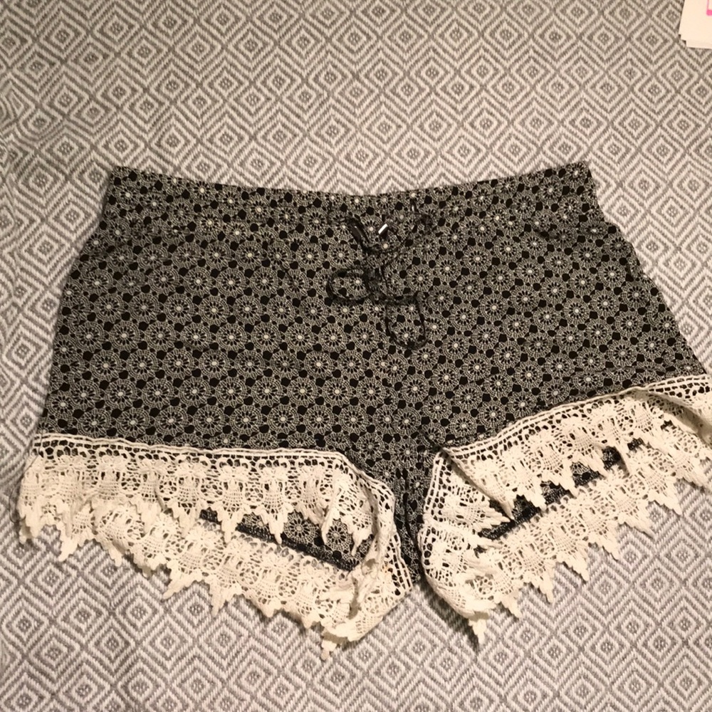 LIKE NEW! Cute boho shorts!